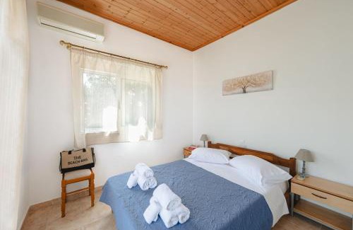 Pyrgos Apartment | To Pournari Beachside Garden House - Happy Rentals