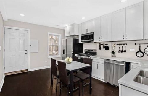 Bronzeville Apartment | Toca Bella ~ 7mins to Downtownn