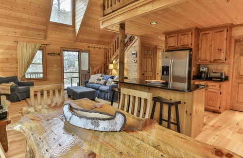 Mineral Bluff House | Toccoa Riverfront Retreat - Cabin on private Toccoa river shoreline