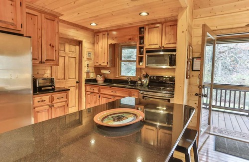 Mineral Bluff House | Toccoa Riverfront Retreat - Cabin on private Toccoa river shoreline