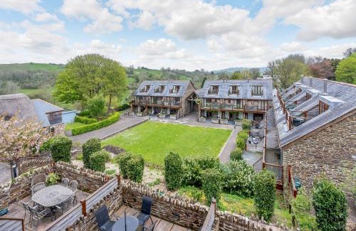 Bugford House | Toffee Apple