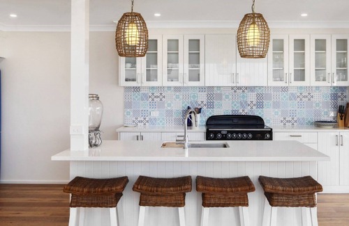 Wagstaffe House | 'Tofua - Absolute Waterfront' by Accom Holidays