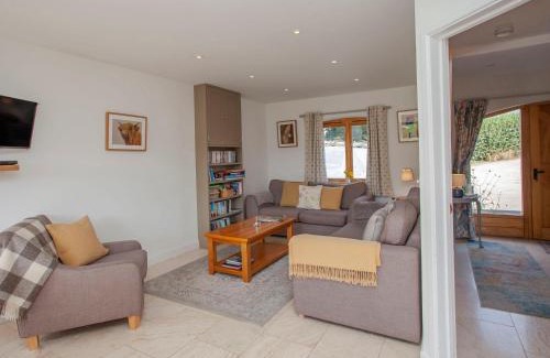 Dorchester House | Tokenhill Cottage