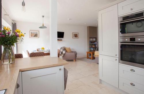Dorchester House | Tokenhill Cottage