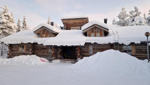 Sirkka Apartment | Tokkapirtti B2 Log cabin near Levi center in a peaceful neighbourhood