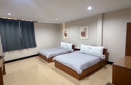 Nai Mueang Hotel | Tokyo Hotel Korat