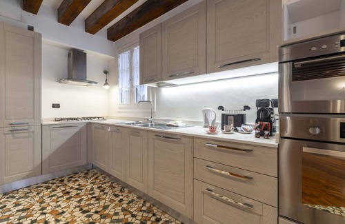 Dorsoduro Apartment | Tolentini Terrace by Wonderful Italy