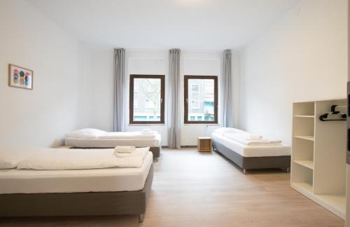 Neuenkamp Apartment | Tolstov Apartments - 4 Room Apartments - 30 Min Messe DUS