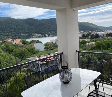 Grebastica Apartment | Toma's Apartment