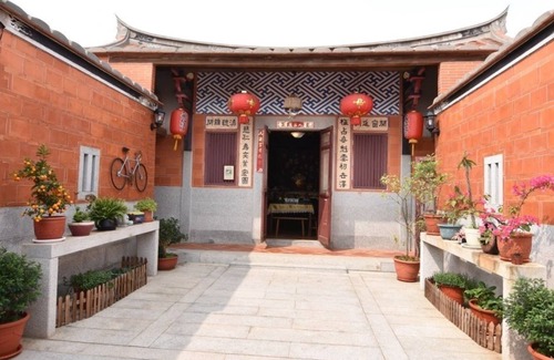 Jinsha Bed & Breakfast | Tomato red classical Homestay