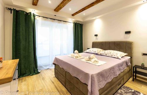 Metajna Apartment | Toncica Sunny terrace with seaview and shaded BBQ area
