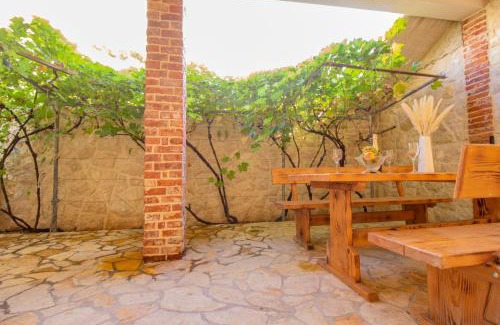 Metajna Apartment | Toncica Sunny terrace with seaview and shaded BBQ area