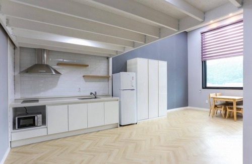 Yanghwa House | Tongyeong Asrai Pension