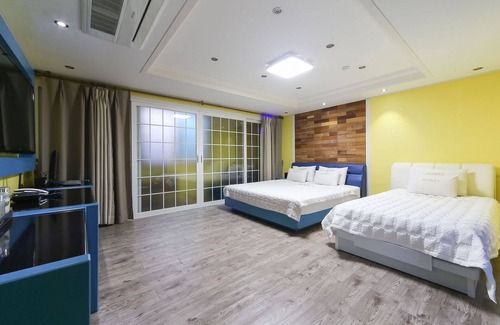 Tongyeong Hotel | Tongyeong Badapunggyeong