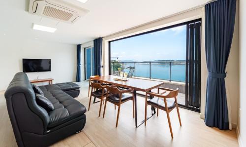 Tongyeong House | Tongyeong By the Sea Spa Pension