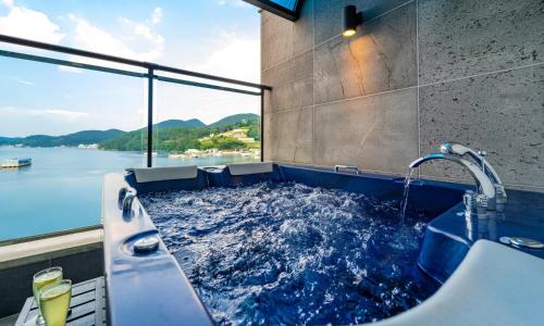 Tongyeong House | Tongyeong By the Sea Spa Pension