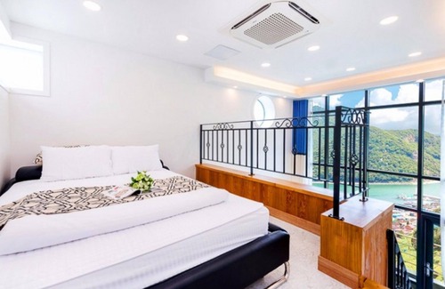 Iun House | Tongyeong Daon Pension