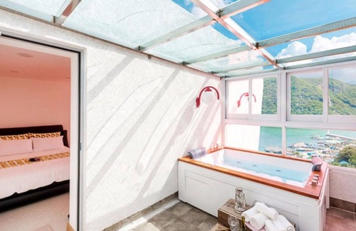 Iun House | Tongyeong Daon Pension