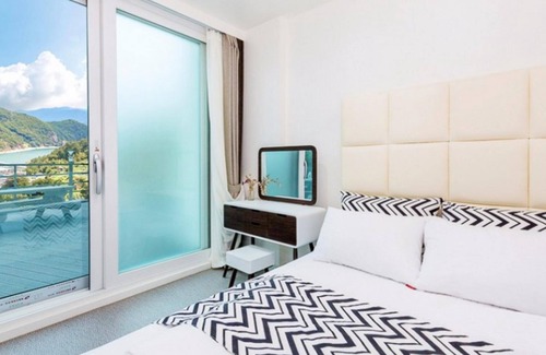 Iun House | Tongyeong Daon Pension