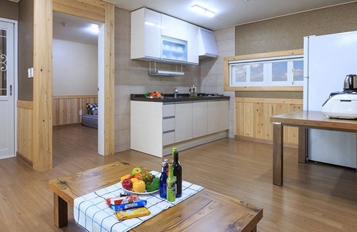 Mulgae House | Tongyeong Healing Pension