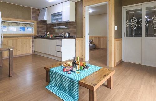 Mulgae House | Tongyeong Healing Pension