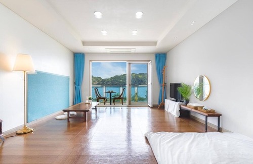 Tongyeong House | Tongyeong Maremio Oceanview Pension