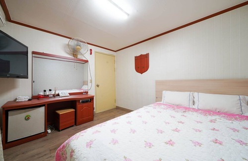 Tongyeong Hotel | Tongyeong Q