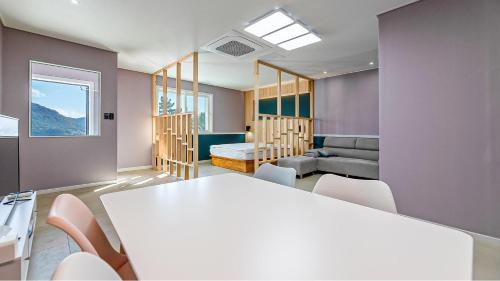 Saryang-myeon House | Tongyeong Saryangdo Elphis36 Poolvilla