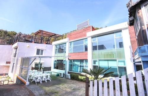 Suryuk House | Tongyeong Travel Guest Pension