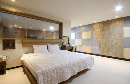Tongyeong Hotel | Tongyeong Wow