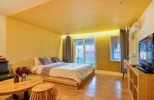 Yongnam-myeon House | Tongyoung Mongdolhouse Pension