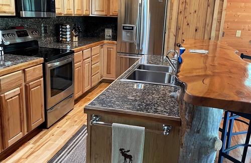 Payson Cabin | Tonto Creek Mountain Cabin - Great Views with Hot Tub and WiFi