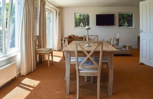 Gorran Haven House | Top Deck - Ancient Fishing Village - Near to the Beach!