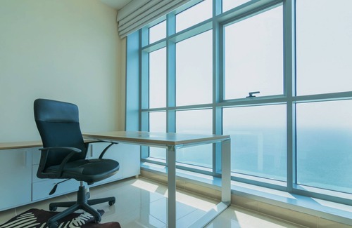 Rumailah Apartment | Top Floor Luxury 2BR Beach Apartment with Full Sea View