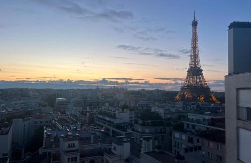 Grenelle Apartment | Top Floor Million Dollar View Eiffel Tower, 2 beds, 4 people