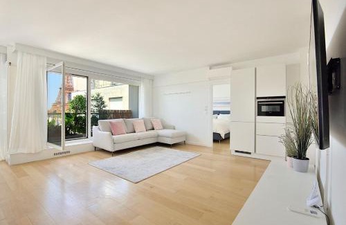 Grenelle Apartment | Top Floor Million Dollar View Eiffel Tower, 2 beds, 4 people