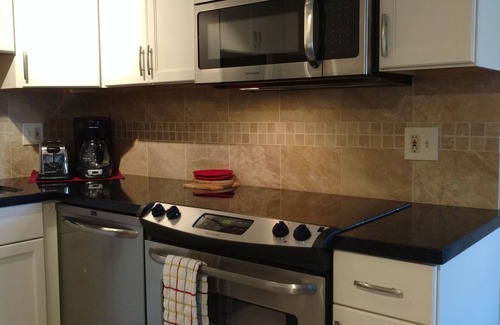 North Park City Condo | Top Floor, Mtn-View Condo, Cheerful & Tastefully Remodeled, Outdoor Pool