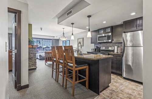 Dead Man's Flats Condo | Top Floor One Bedroom Suite With Outdoor Hot Tub