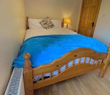 Malin Apartment | Top Floor Retreat Portmor- Sea, Beach & Balcony