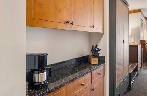Stowe Area Apartment | Top Floor Ski in/out Lodge at Spruce Peak