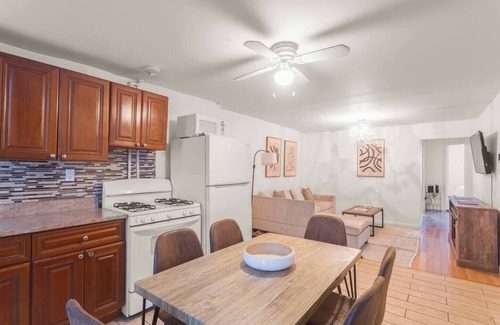 Rose Hill Apartment | Top Location! 2BD in NYC`s Best Neighborhood