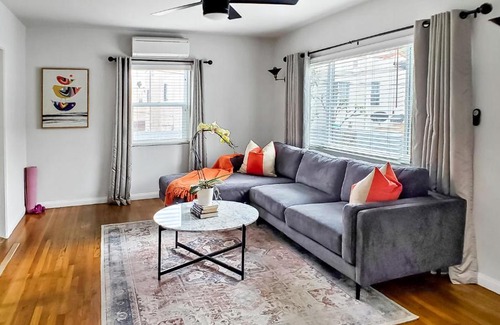 Washington Culver Apartment | Top Location Walk to Dining, Shops & Near Beach CC E