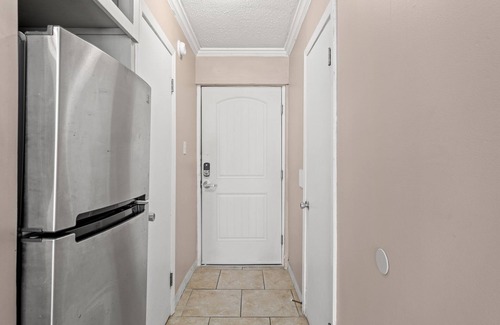 Panama City Beach Condo | Top Of The Gulf 111 | 0 Bed, 1 Bath