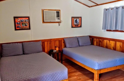 Boerne Cabin | Top of the Hill RV Resort & Cabins