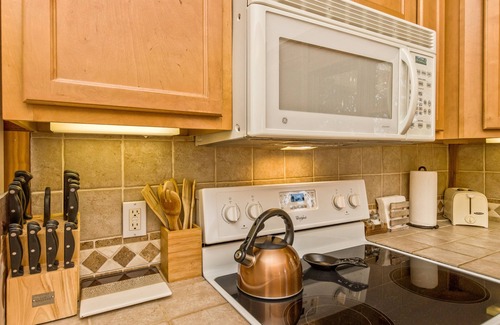 Leicester Cabin | Top of the Line Asheville Mountain Cabin