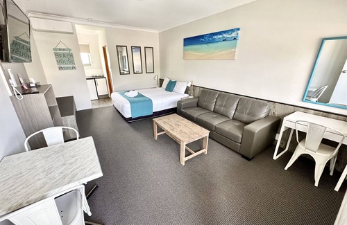 Narooma Hotel | Top of the Town Motel Narooma