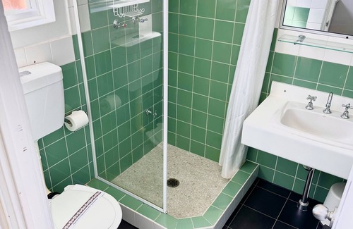 Narooma Hotel | Top of the Town Motel Narooma