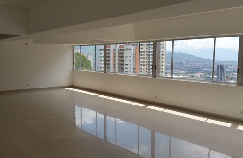 Sabaneta Condo | Top of the World panoramas of Sabaneta, Medellin, valleys, and mountains