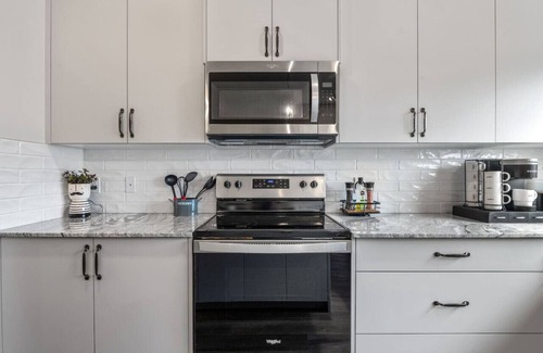 Airdrie House | Top Rated Home (3%) » Large 4BR House » BBQ Grill