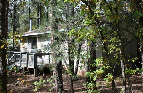 Pinetop Cabin | Top reviews! Weekend, weekly & monthly cabin! very clean! Low price